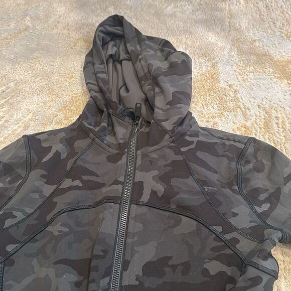 Lululemon Hooded Define Jacket size 4 in Camo greenish grey Camo EUC - Picture 3 of 13